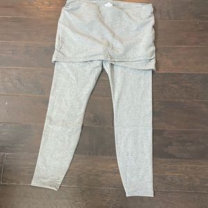 NWOT M’Leggings with Skirt. Ideal for leisure and travel